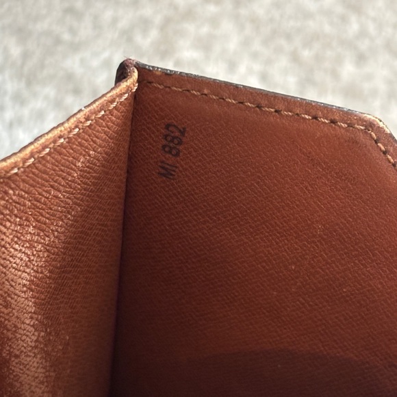 Louis Vuitton Monogram Porte Document Bandoliere - Picture 11 of 14